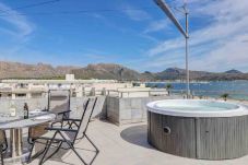 Terraza con jacuzzi