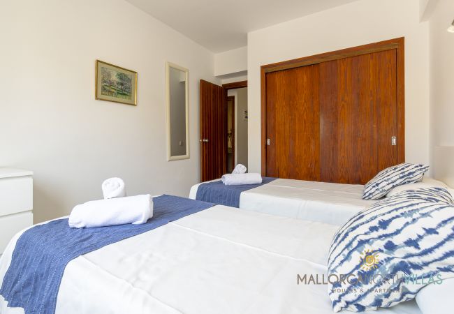 Ferienwohnung in Port de Pollença - Apartment Voramar II: Erste Linie am Pine Walk Ferienwohnung in Port de Pollença - Apartment Voramar II: Erste Linie am Pine Walk