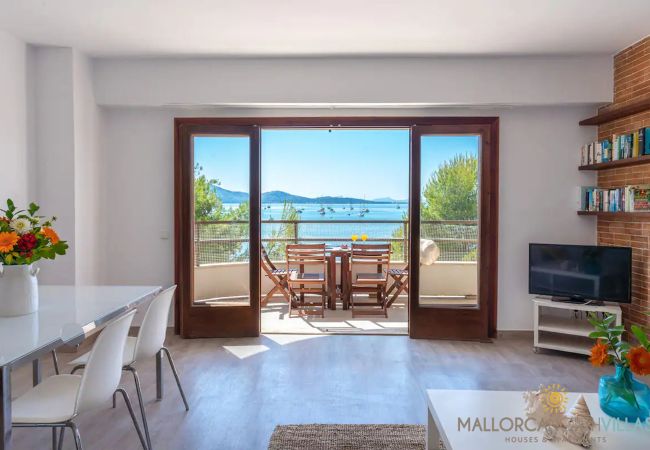 Ferienwohnung in Port de Pollença - Apartment Voramar II: Erste Linie am Pine Walk Ferienwohnung in Port de Pollença - Apartment Voramar II: Erste Linie am Pine Walk