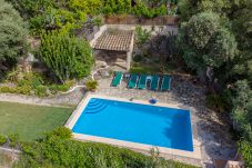 Rural villa with pool, barbecue and large garden