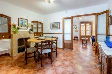House in Pollensa - Casa Joana: Cozy Townhouse with Terrace in the Heart of Pollensa