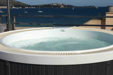 Jacuzzi with sea views