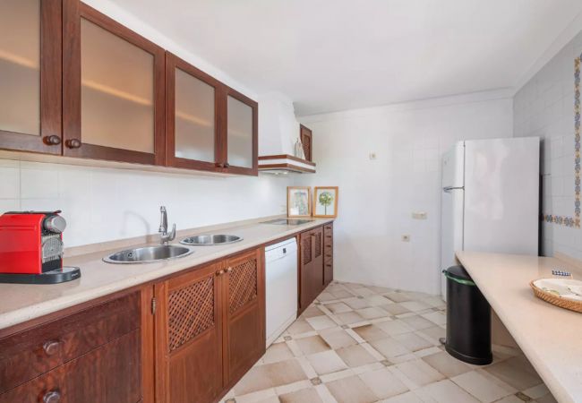 Fully equipped rustic style kitchen Fully equipped rustic style kitchen