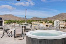  Terrasse avec barbecue et jacuzzi