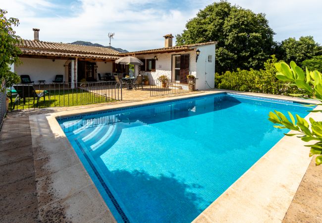 Villa Ca na Miracles avec jardin et piscine clôturée