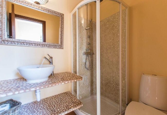 Villa à Mal Pas - Bon Aire - Villa Gabriela : Élégance et confort avec piscine privée à Cielo de Bonaire, proche des plages et de la nature Villa à Mal Pas - Bon Aire - Villa Gabriela : Élégance et confort avec piscine privée à Cielo de Bonaire, proche des plages et de la nature