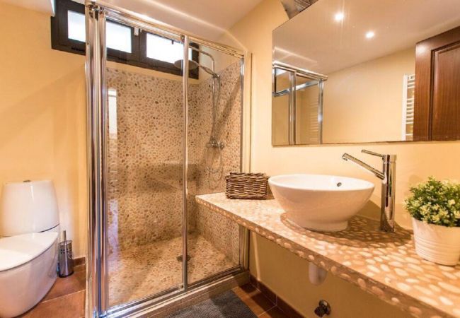 Villa à Mal Pas - Bon Aire - Villa Gabriela : Élégance et confort avec piscine privée à Cielo de Bonaire, proche des plages et de la nature Villa à Mal Pas - Bon Aire - Villa Gabriela : Élégance et confort avec piscine privée à Cielo de Bonaire, proche des plages et de la nature