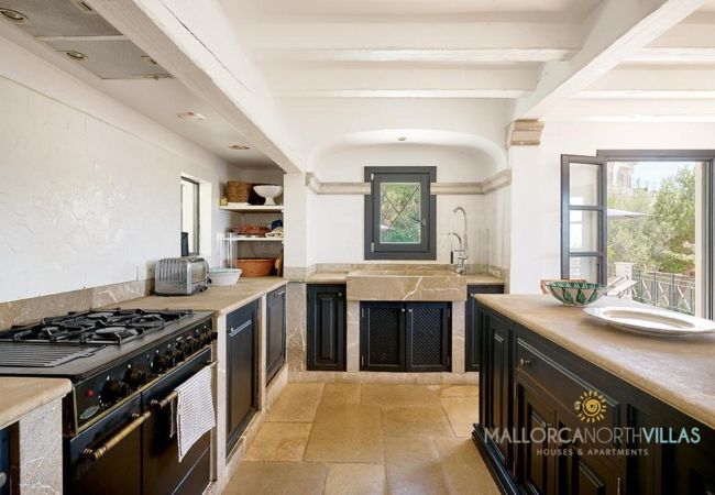 Villa à Port d' Andratx - Villa Tres Terrazas, Mer et Détente : Votre Refuge Familial de Luxe au Bord de la Mer Villa à Port d' Andratx - Villa Tres Terrazas, Mer et Détente : Votre Refuge Familial de Luxe au Bord de la Mer