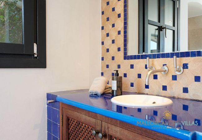 Villa à Port d' Andratx - Villa Tres Terrazas, Mer et Détente : Votre Refuge Familial de Luxe au Bord de la Mer Villa à Port d' Andratx - Villa Tres Terrazas, Mer et Détente : Votre Refuge Familial de Luxe au Bord de la Mer