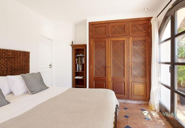 Villa à Port d' Andratx - Villa Tres Terrazas, Mer et Détente : Votre Refuge Familial de Luxe au Bord de la Mer Villa à Port d' Andratx - Villa Tres Terrazas, Mer et Détente : Votre Refuge Familial de Luxe au Bord de la Mer