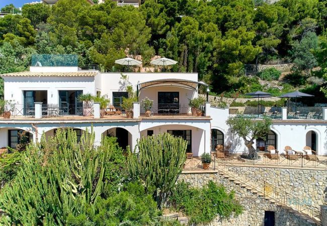 Villa à Port d' Andratx - Villa Tres Terrazas, Mer et Détente : Votre Refuge Familial de Luxe au Bord de la Mer Villa à Port d' Andratx - Villa Tres Terrazas, Mer et Détente : Votre Refuge Familial de Luxe au Bord de la Mer