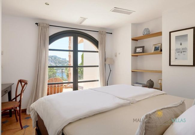 Villa à Port d' Andratx - Villa Tres Terrazas, Mer et Détente : Votre Refuge Familial de Luxe au Bord de la Mer Villa à Port d' Andratx - Villa Tres Terrazas, Mer et Détente : Votre Refuge Familial de Luxe au Bord de la Mer